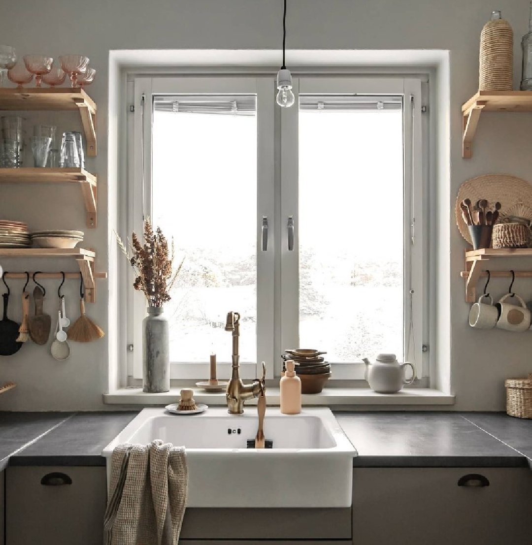 @annamalmbergphoto - beautiful Swedish farmhouse kitchen.